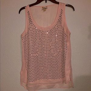 A cute light breathable top. No stains or threads